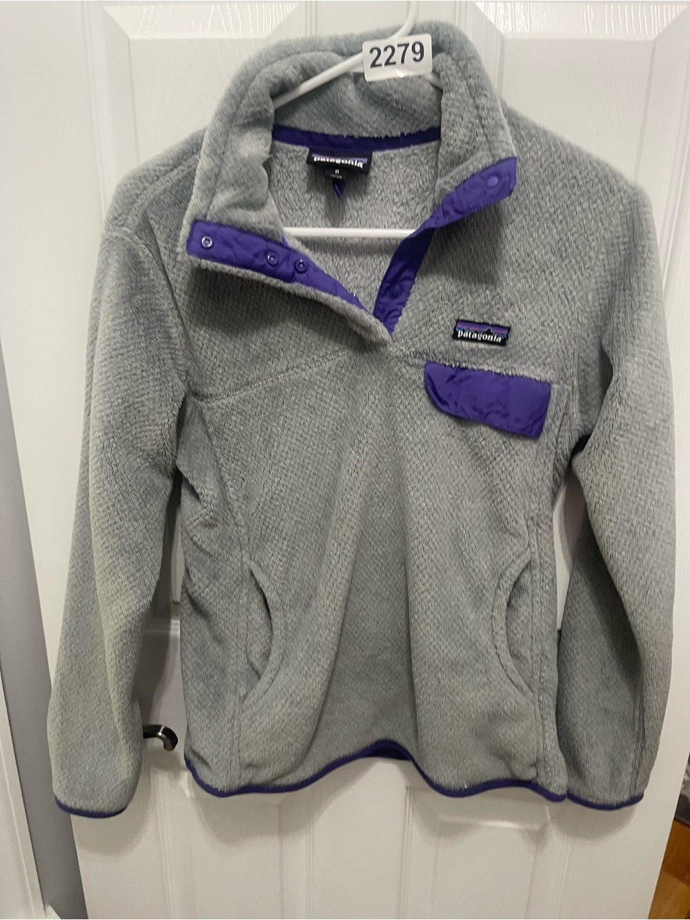Patagonia Light Gray Fleece Pullover with Purple Trim
